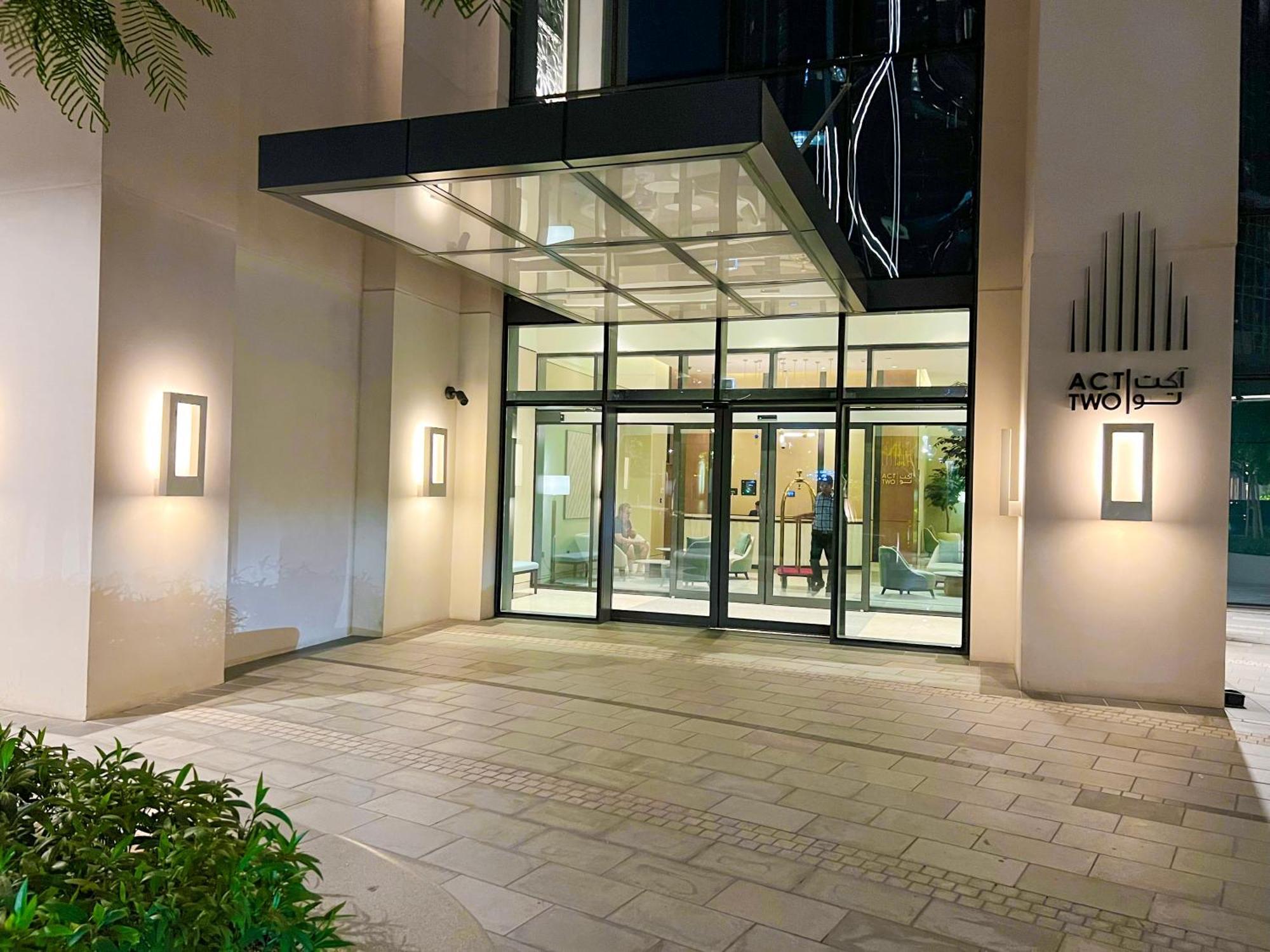 Downtown Luxury - Open Views Of The City & The Sea - Walking Distance To Mall Apartment *